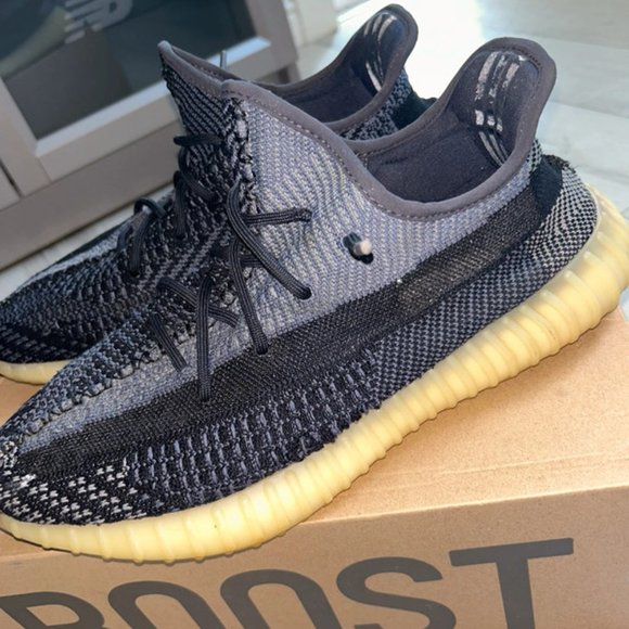 Yeezy Boost 350 V2 carbon main image 5